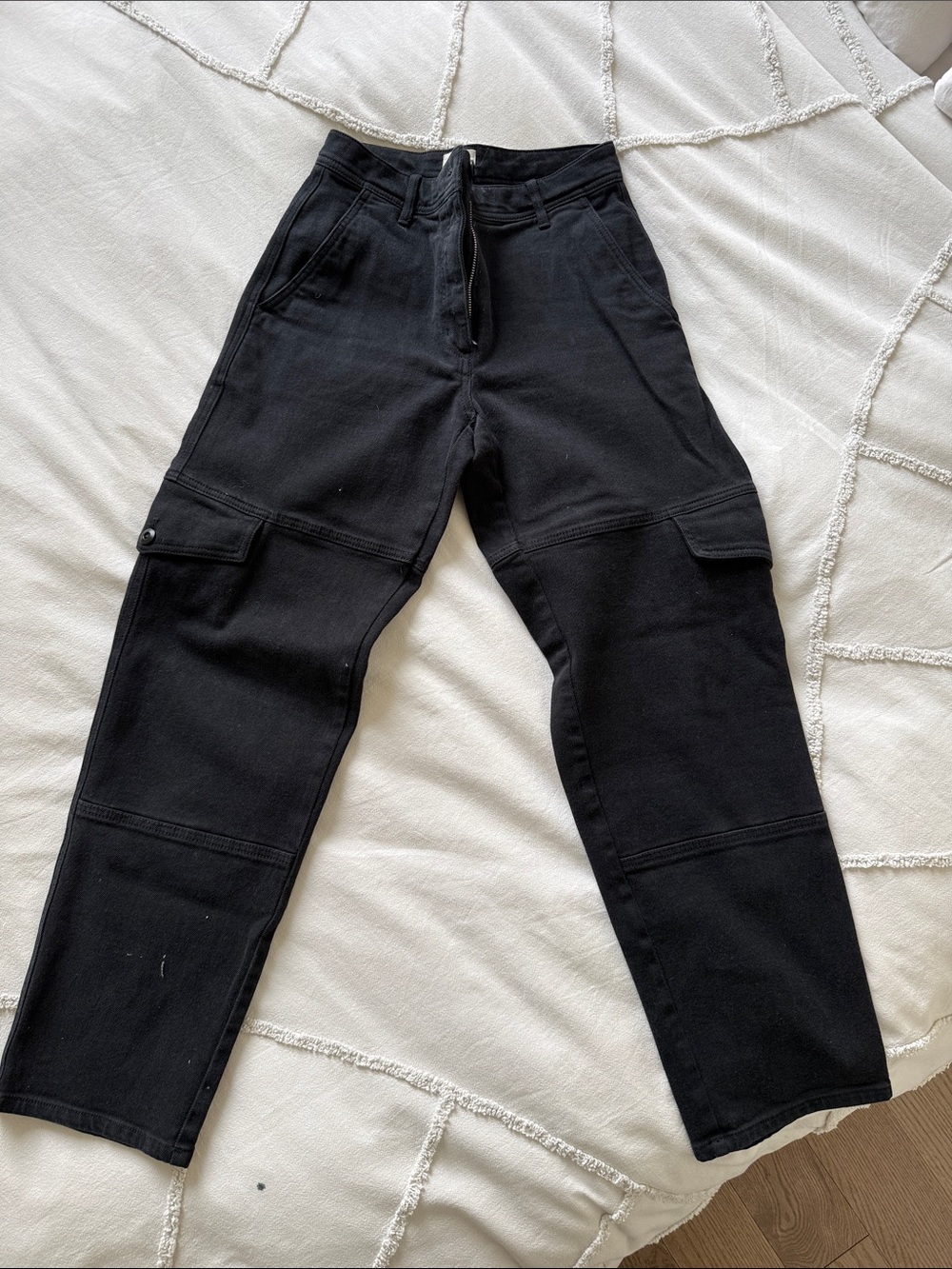 Aritzia Wilfred Free Black Cargo Pants